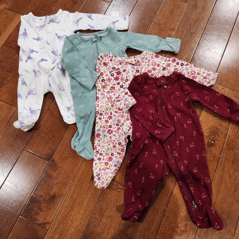 Baby girl sleepers bundle, size 3 mo, carter's